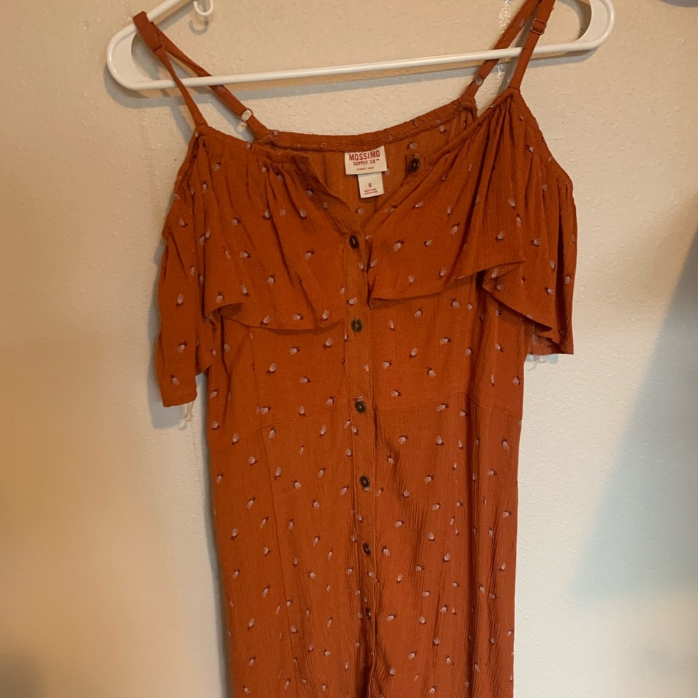 Floral, tight fit dress with ruffle shoulders